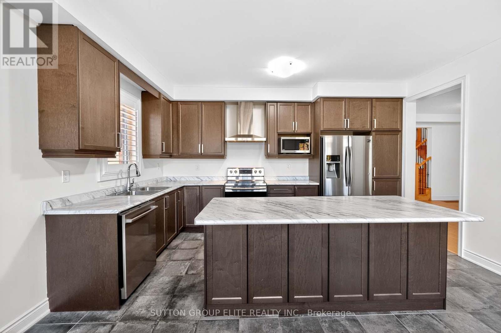 351 Humphrey Street, Hamilton, Ontario  L0R 2H1 - Photo 12 - X12439224