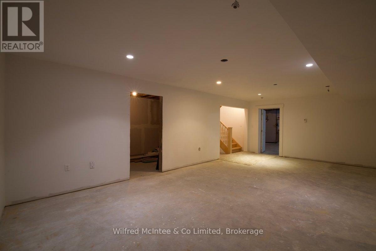 545 Eckford Avenue, Saugeen Shores, Ontario  N0H 2L0 - Photo 32 - X12439248