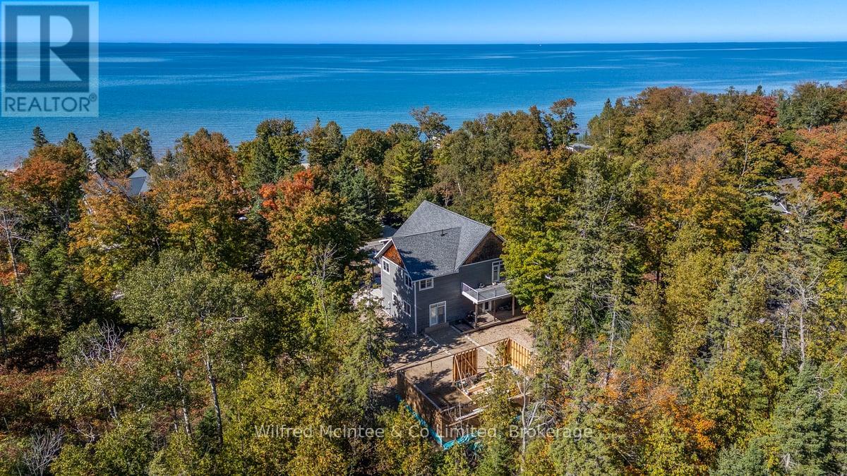 545 Eckford Avenue, Saugeen Shores, Ontario  N0H 2L0 - Photo 6 - X12439248
