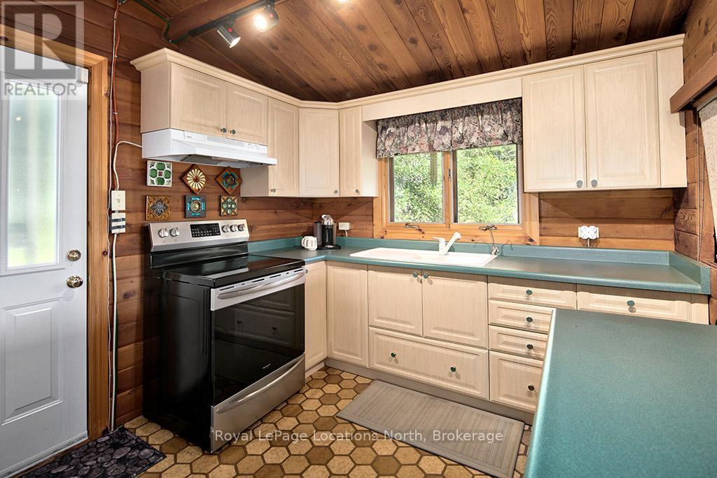 231 Windy Lane Drive, Grey Highlands, Ontario  N1A 2W1 - Photo 3 - X12439273