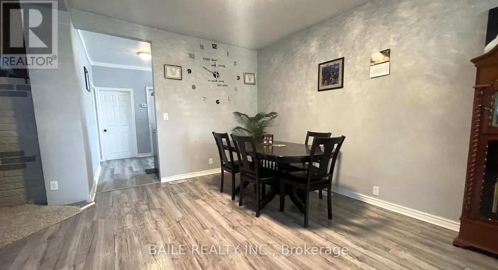 6534 James Street, Brooke-Alvinston, Ontario  N0M 2S0 - Photo 10 - X12439241