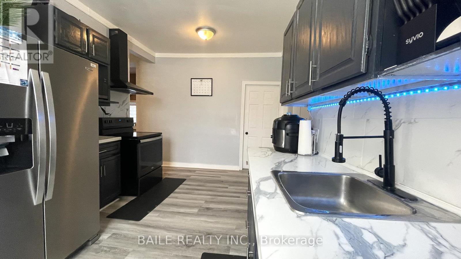 6534 James Street, Brooke-Alvinston, Ontario  N0M 2S0 - Photo 13 - X12439241