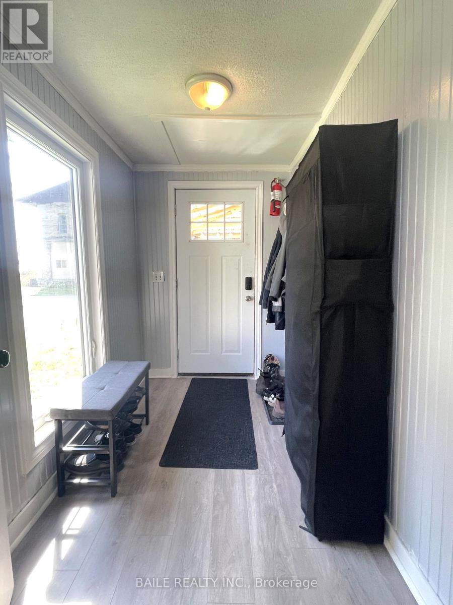 6534 James Street, Brooke-Alvinston, Ontario  N0M 2S0 - Photo 16 - X12439241
