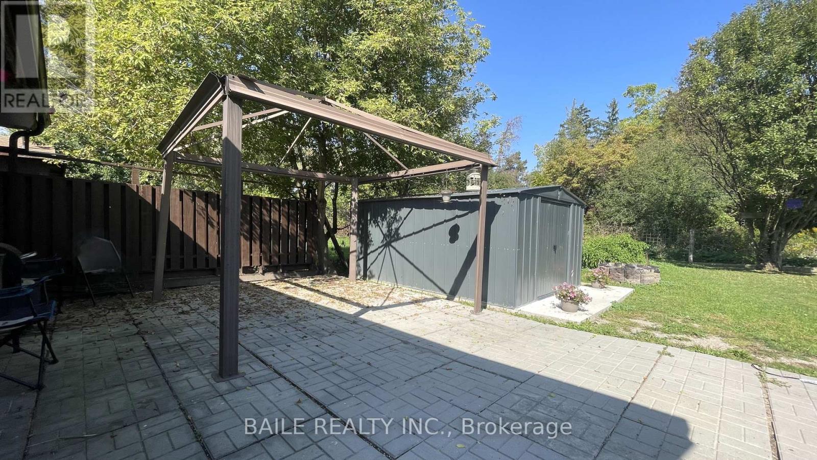 6534 James Street, Brooke-Alvinston, Ontario  N0M 2S0 - Photo 24 - X12439241