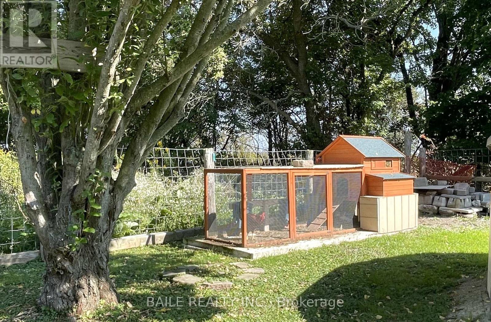 6534 James Street, Brooke-Alvinston, Ontario  N0M 2S0 - Photo 27 - X12439241