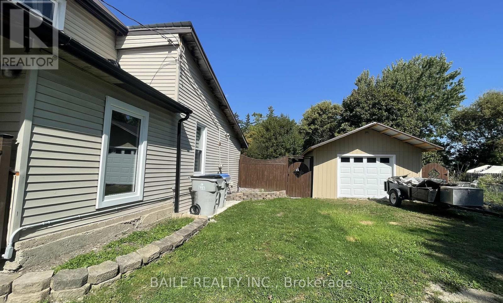 6534 James Street, Brooke-Alvinston, Ontario  N0M 2S0 - Photo 3 - X12439241