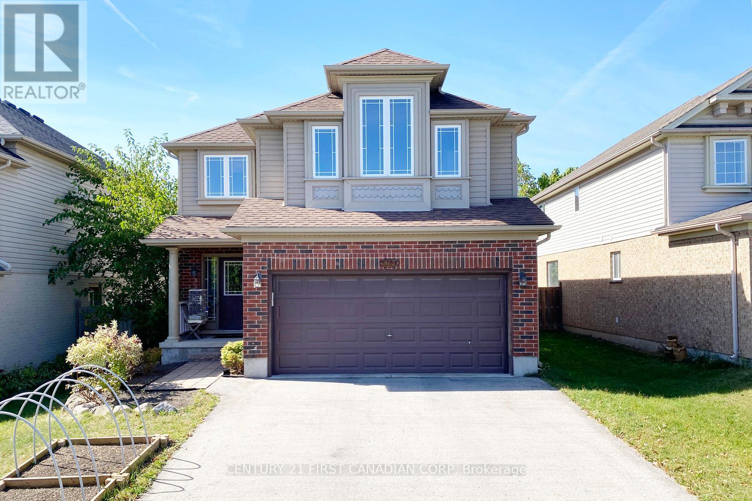 823 Oakcrossing Road, London North, Ontario  N6H 0A4 - Photo 1 - X12439242