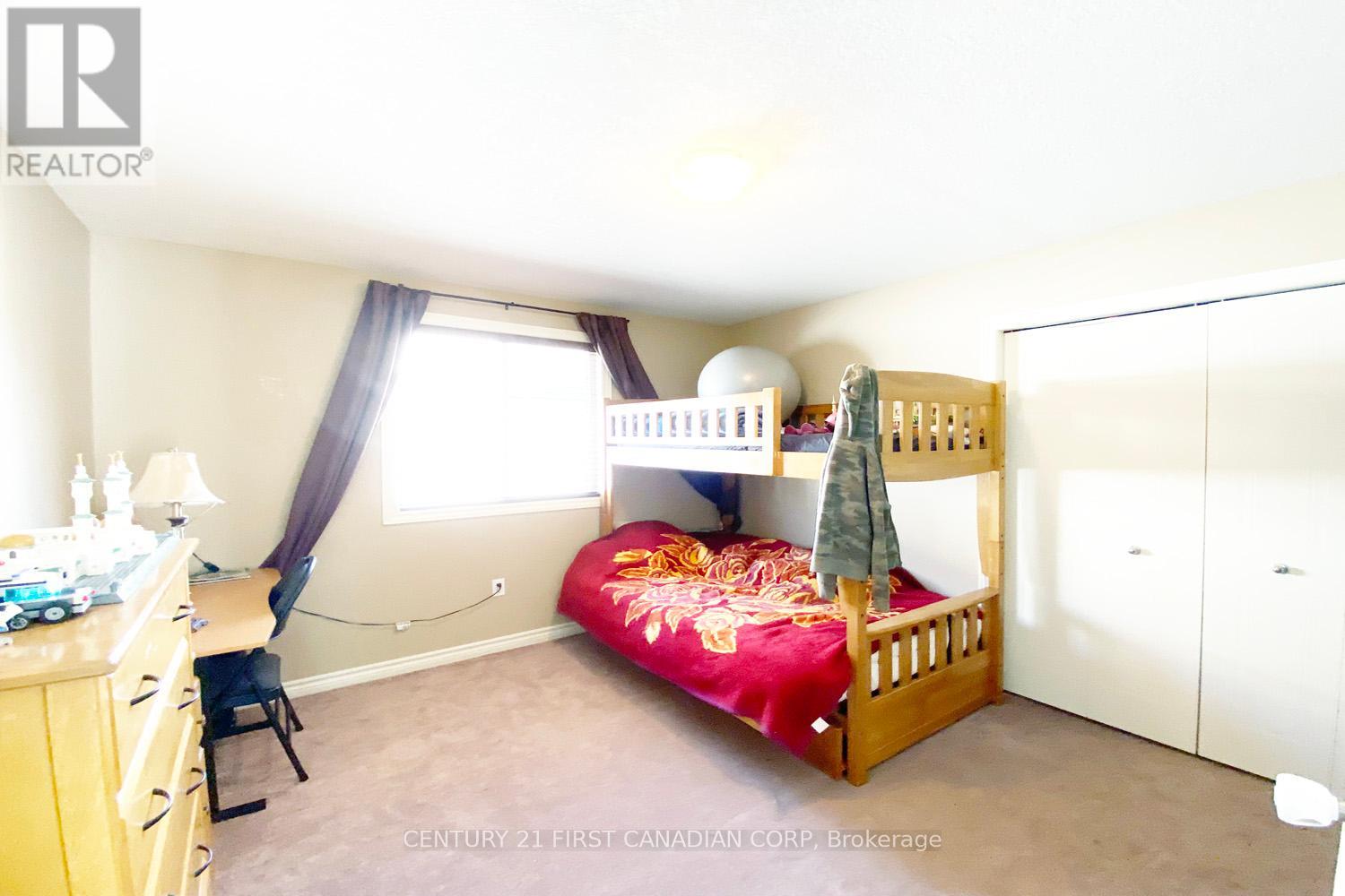 823 Oakcrossing Road, London North, Ontario  N6H 0A4 - Photo 18 - X12439242