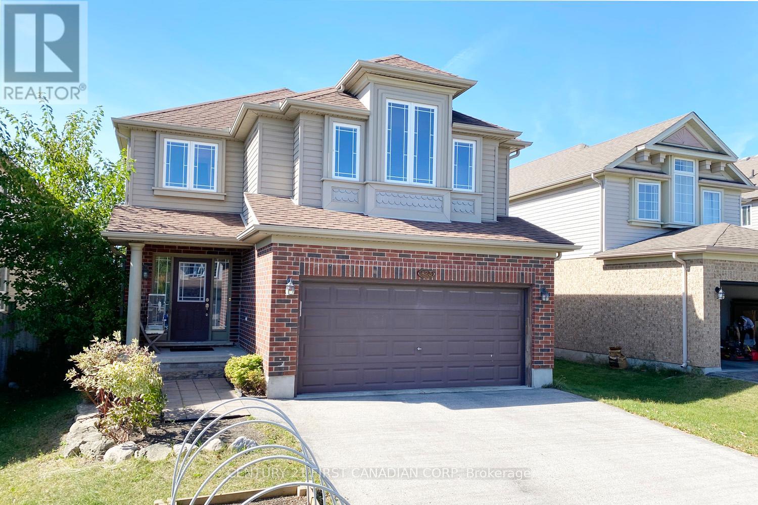 823 Oakcrossing Road, London North, Ontario  N6H 0A4 - Photo 2 - X12439242