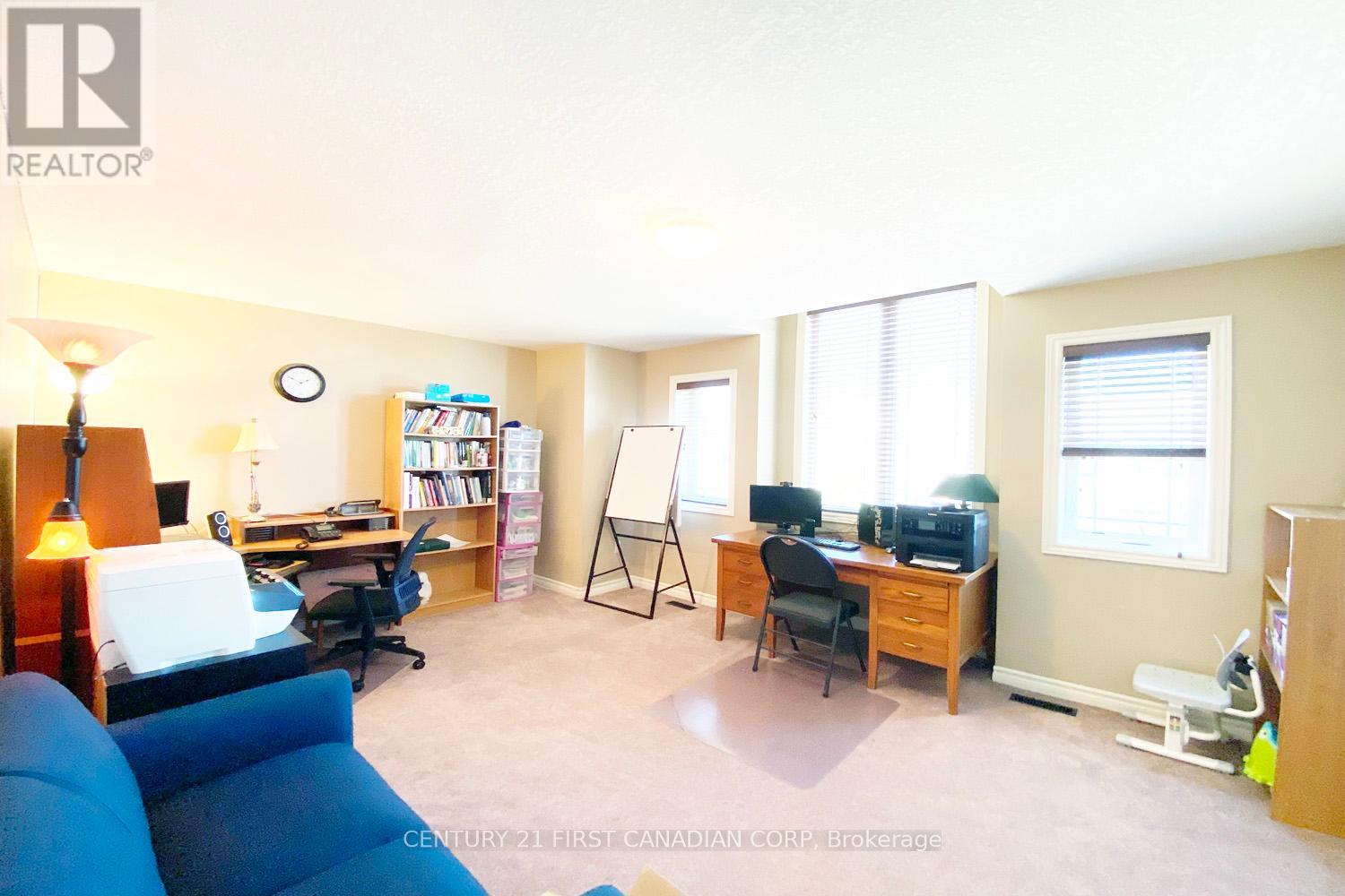 823 Oakcrossing Road, London North, Ontario  N6H 0A4 - Photo 20 - X12439242