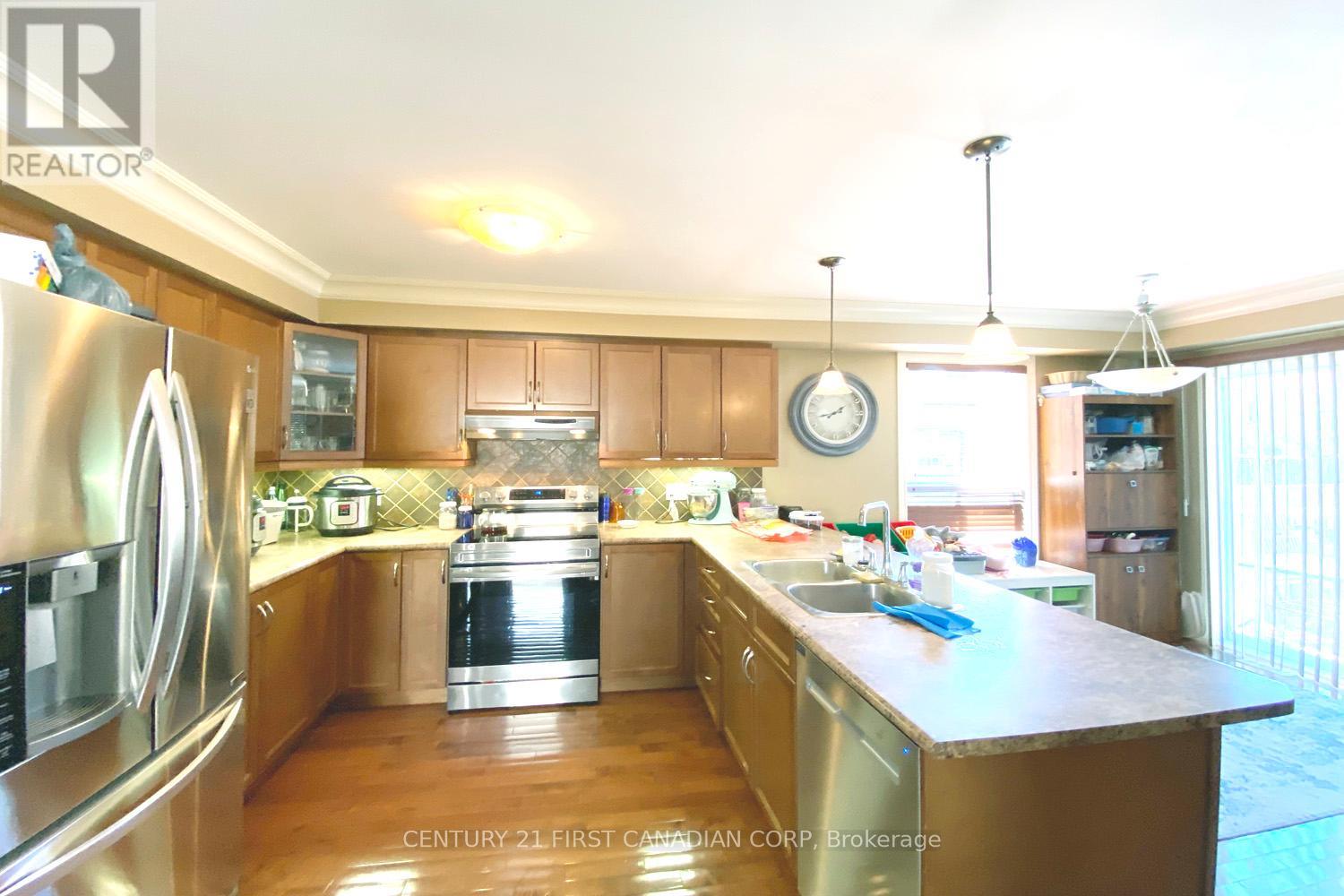 823 Oakcrossing Road, London North, Ontario  N6H 0A4 - Photo 9 - X12439242