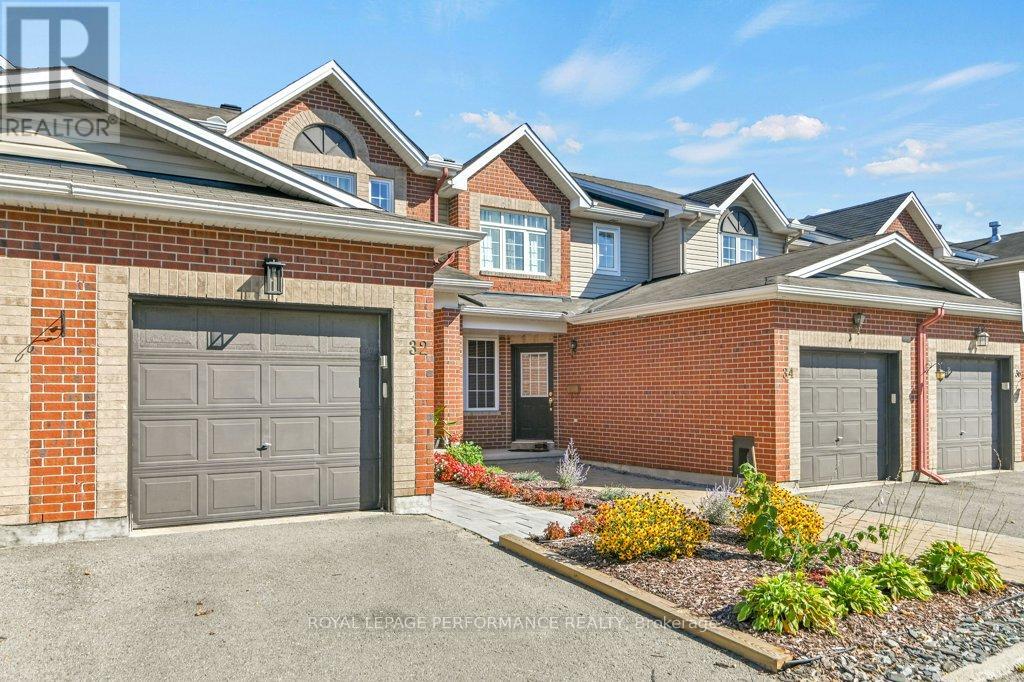 32 Cargrove Private, Ottawa, Ontario  K1K 4Y6 - Photo 2 - X12439243
