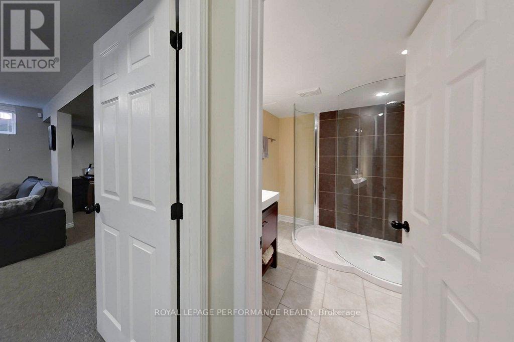 32 Cargrove Private, Ottawa, Ontario  K1K 4Y6 - Photo 38 - X12439243