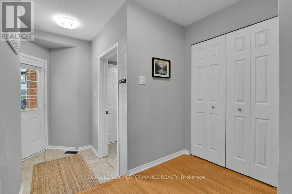 32 Cargrove Private, Ottawa, Ontario  K1K 4Y6 - Photo 7 - X12439243