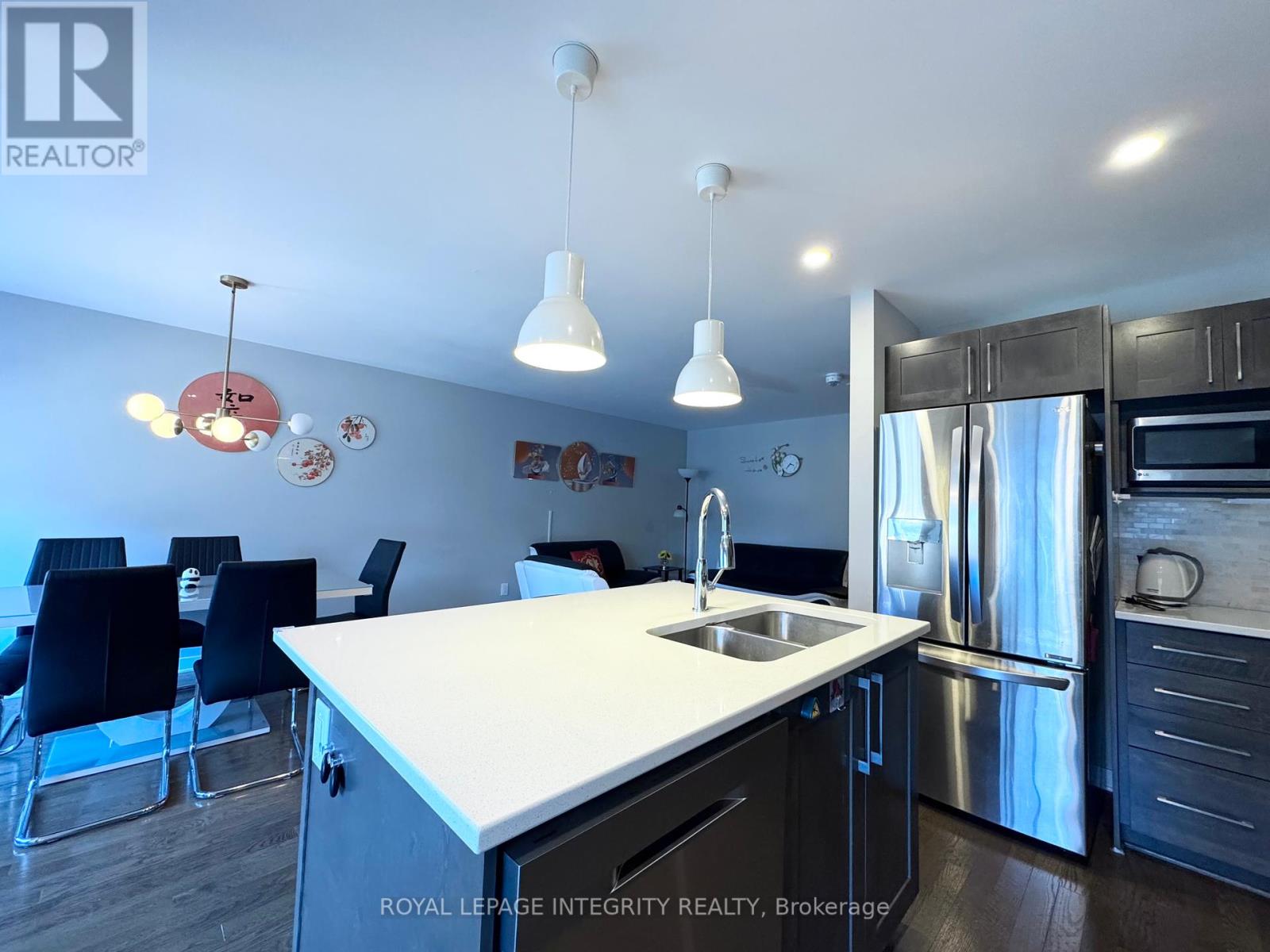 111 Sweetwater Lane, Ottawa, Ontario  K2T 0L1 - Photo 10 - X12439278