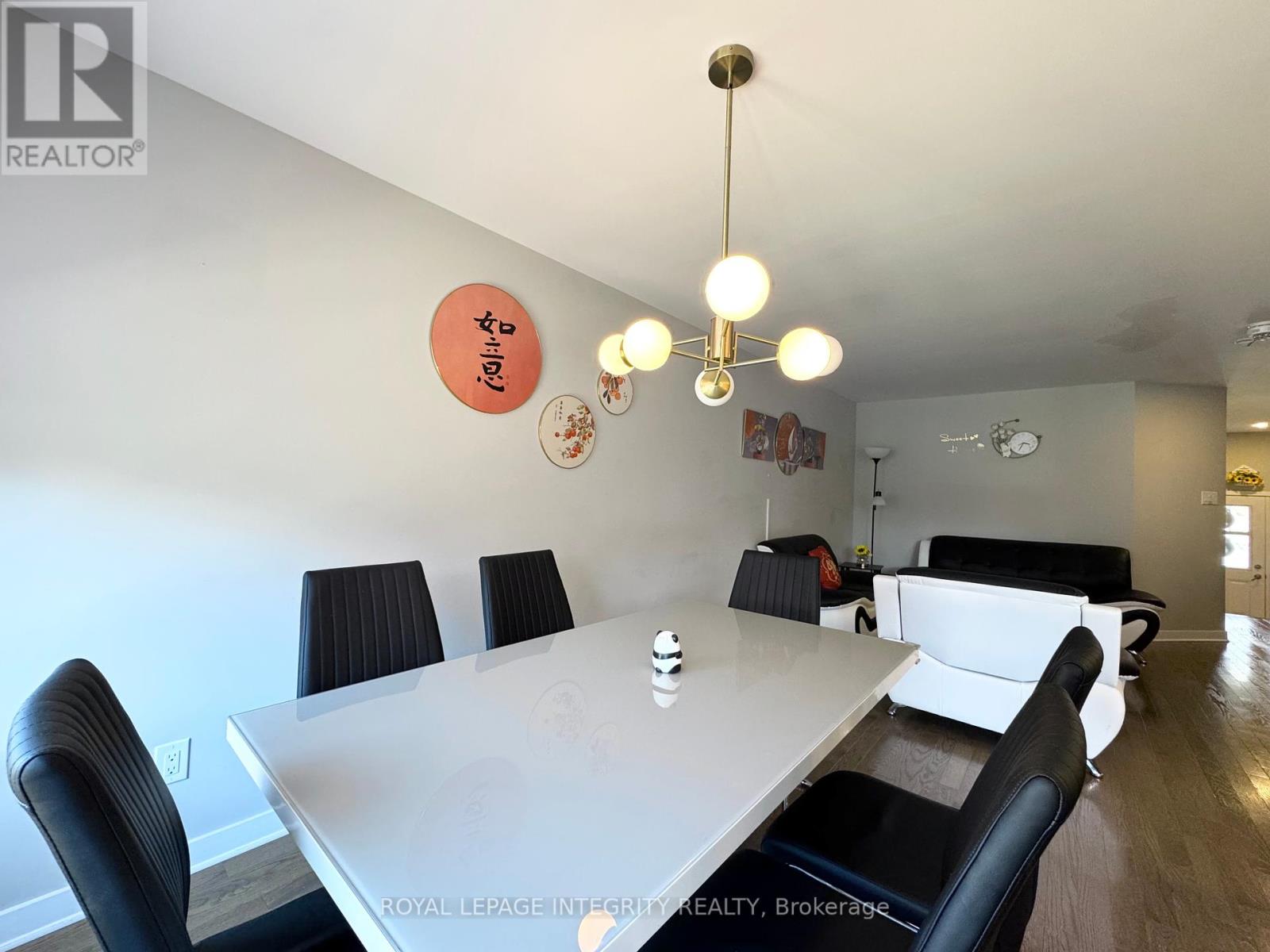 111 Sweetwater Lane, Ottawa, Ontario  K2T 0L1 - Photo 12 - X12439278