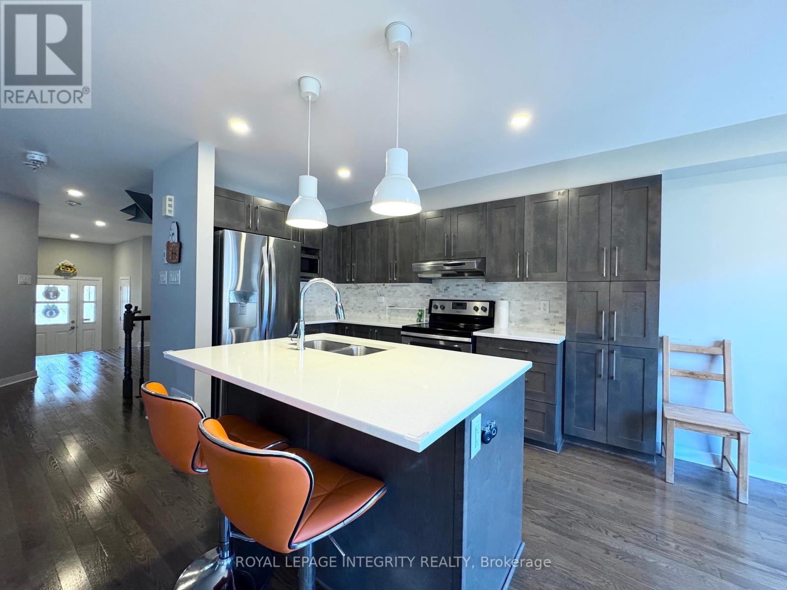111 Sweetwater Lane, Ottawa, Ontario  K2T 0L1 - Photo 13 - X12439278