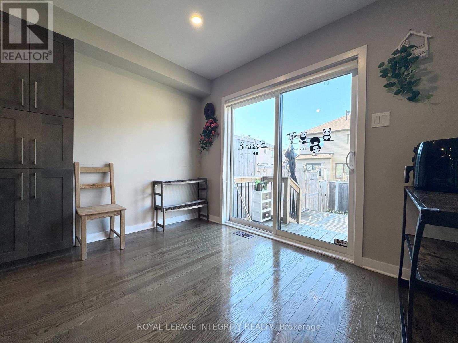 111 Sweetwater Lane, Ottawa, Ontario  K2T 0L1 - Photo 16 - X12439278