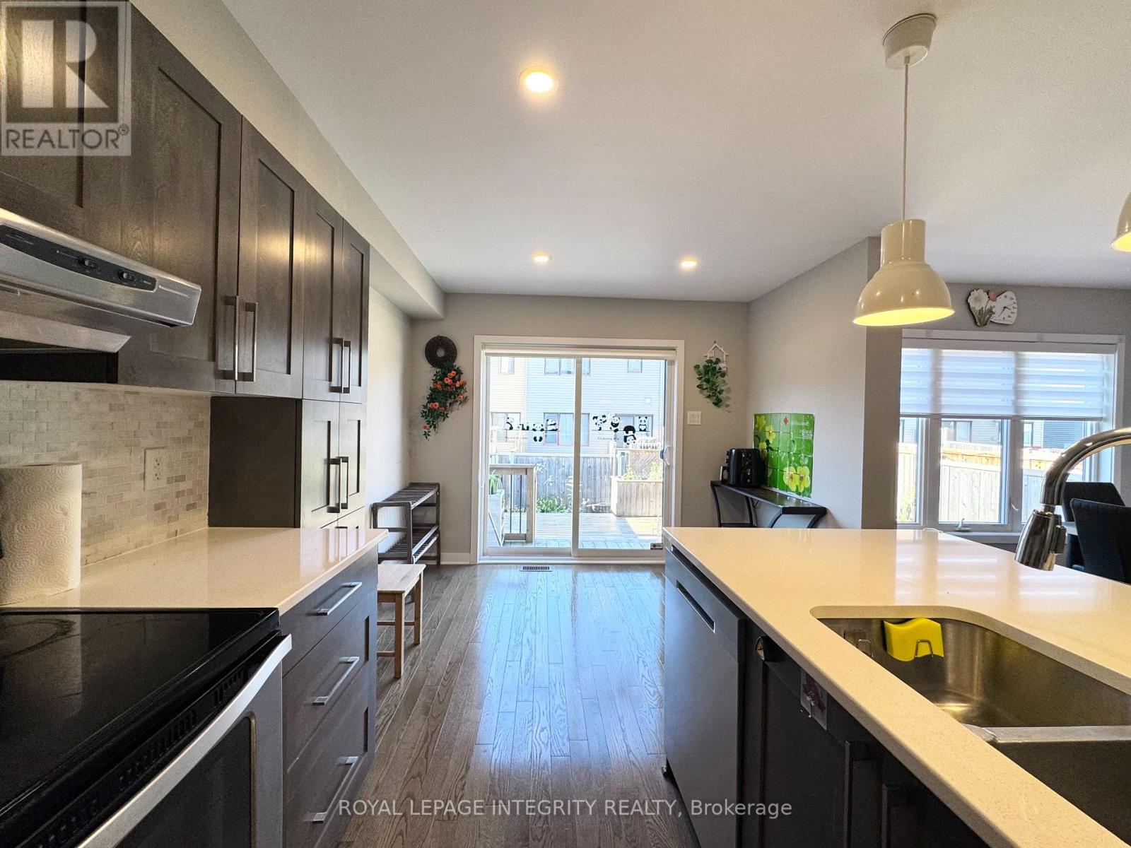 111 Sweetwater Lane, Ottawa, Ontario  K2T 0L1 - Photo 17 - X12439278