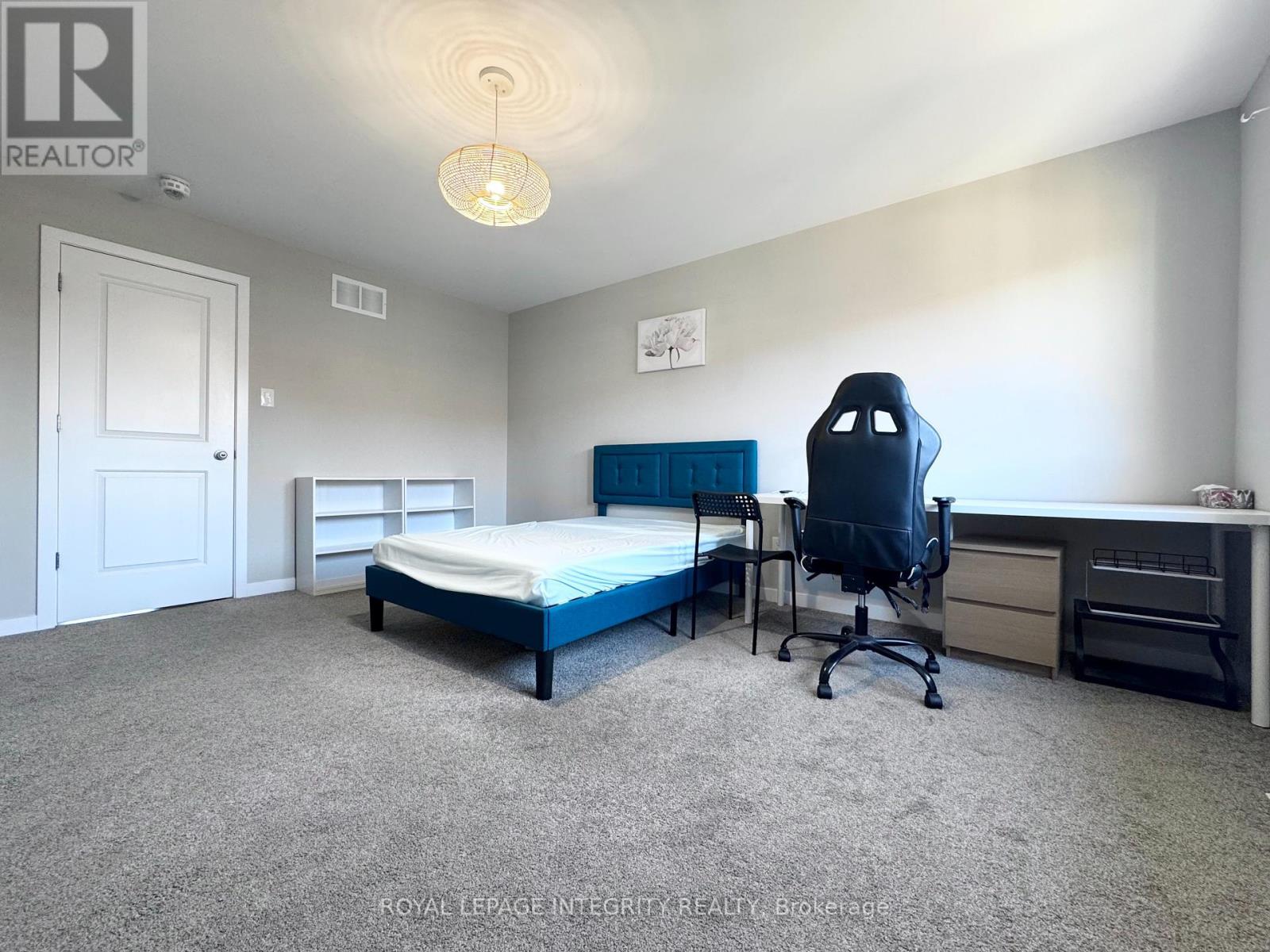 111 Sweetwater Lane, Ottawa, Ontario  K2T 0L1 - Photo 19 - X12439278
