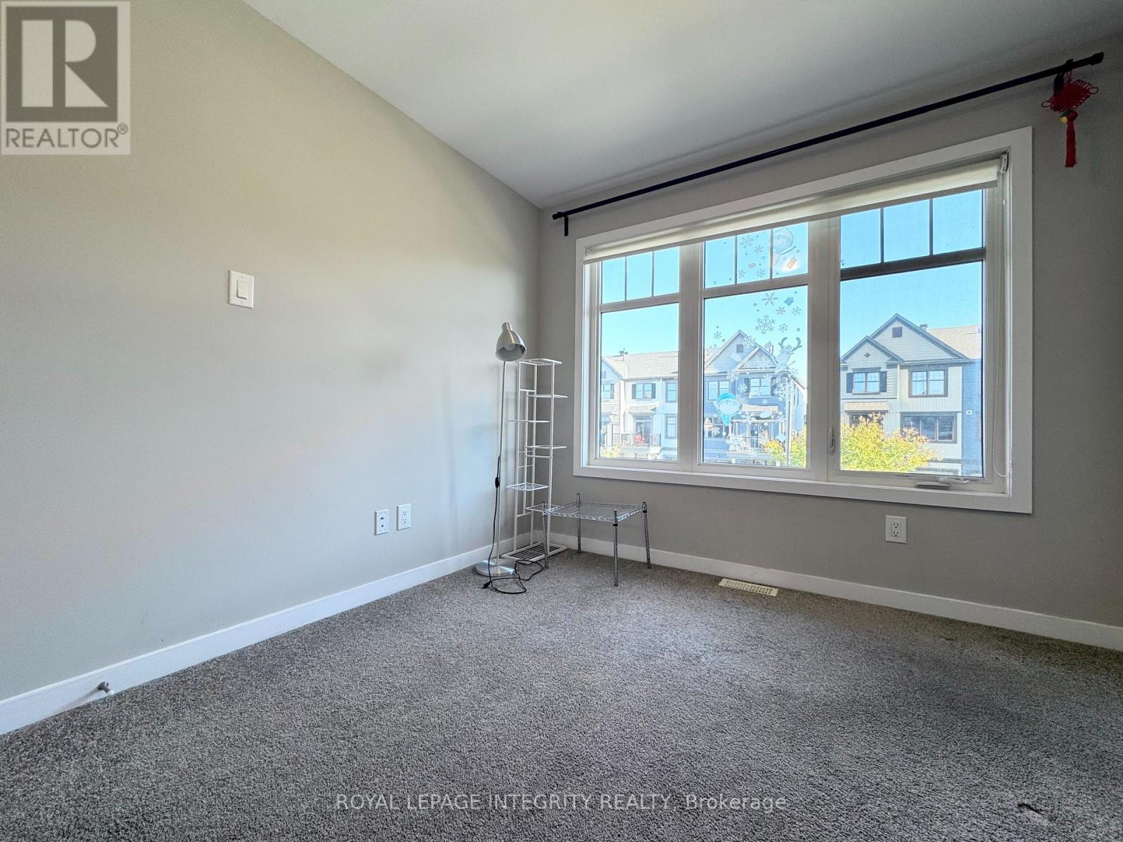 111 Sweetwater Lane, Ottawa, Ontario  K2T 0L1 - Photo 24 - X12439278