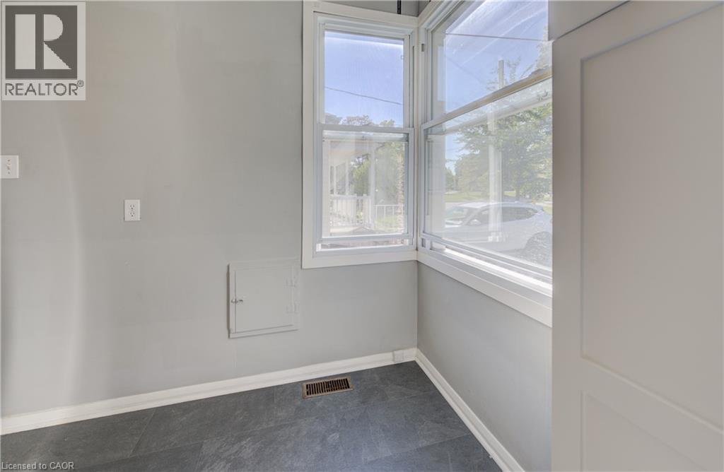 50 St Clair Avenue, Kitchener, Ontario  N2M 3Z4 - Photo 6 - 40774751