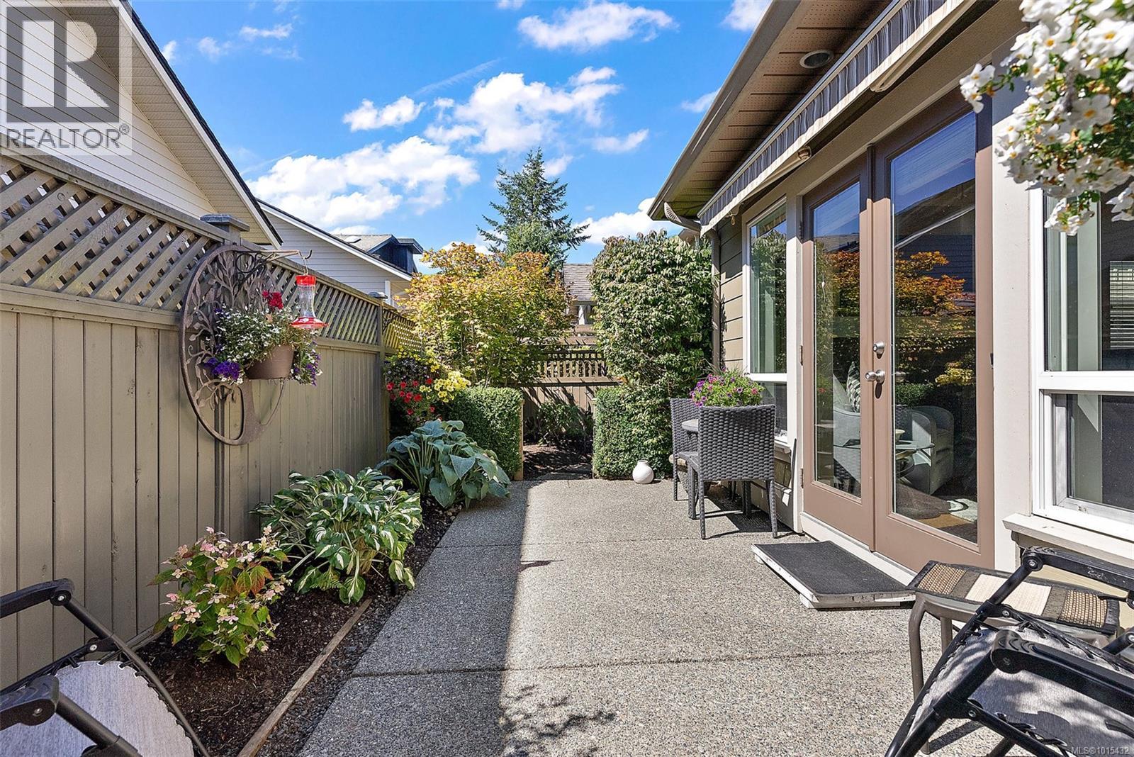 4 2449 Malaview Ave, Sidney, British Columbia  V8L 2G4 - Photo 37 - 1015432
