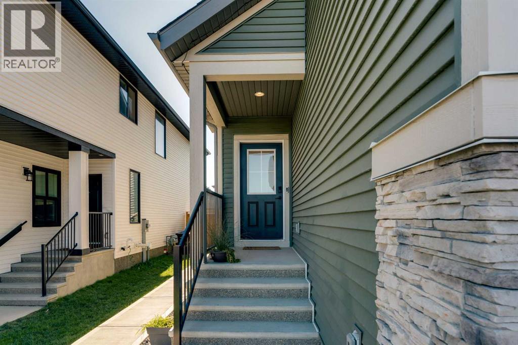 20 Edith Crescent Nw, Calgary, Alberta  T3R 2C3 - Photo 2 - A2260631