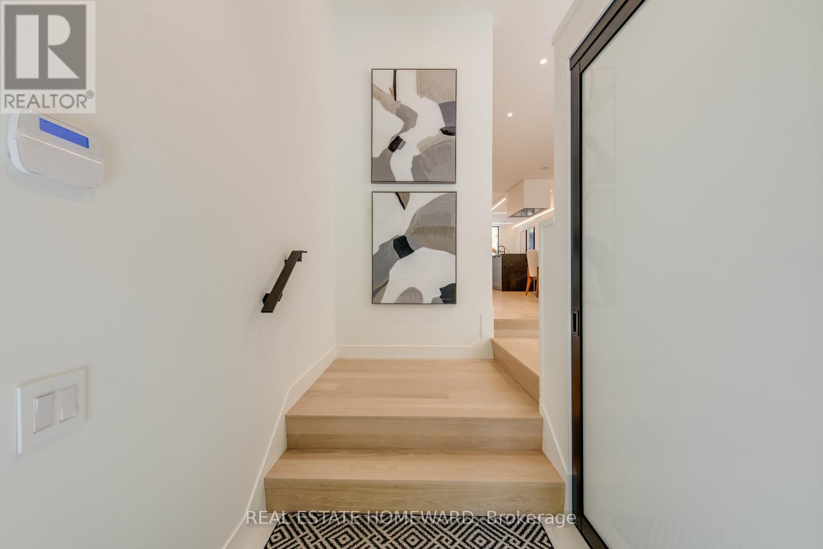 174 Kenilworth Avenue, Toronto, Ontario  M4L 3S6 - Photo 5 - E12376196