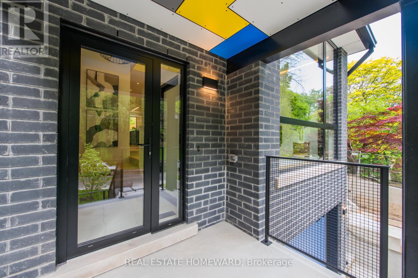 174 Kenilworth Avenue, Toronto, Ontario  M4L 3S6 - Photo 3 - E12376196
