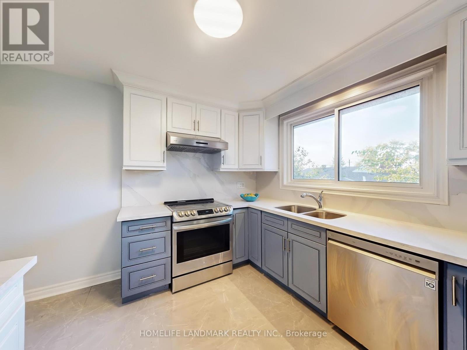 41 Goodview Road, Toronto, Ontario  M2J 2K7 - Photo 10 - C12439246