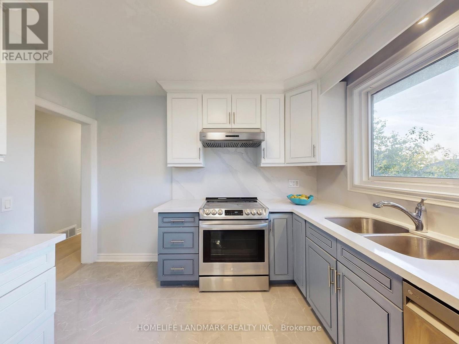41 Goodview Road, Toronto, Ontario  M2J 2K7 - Photo 11 - C12439246