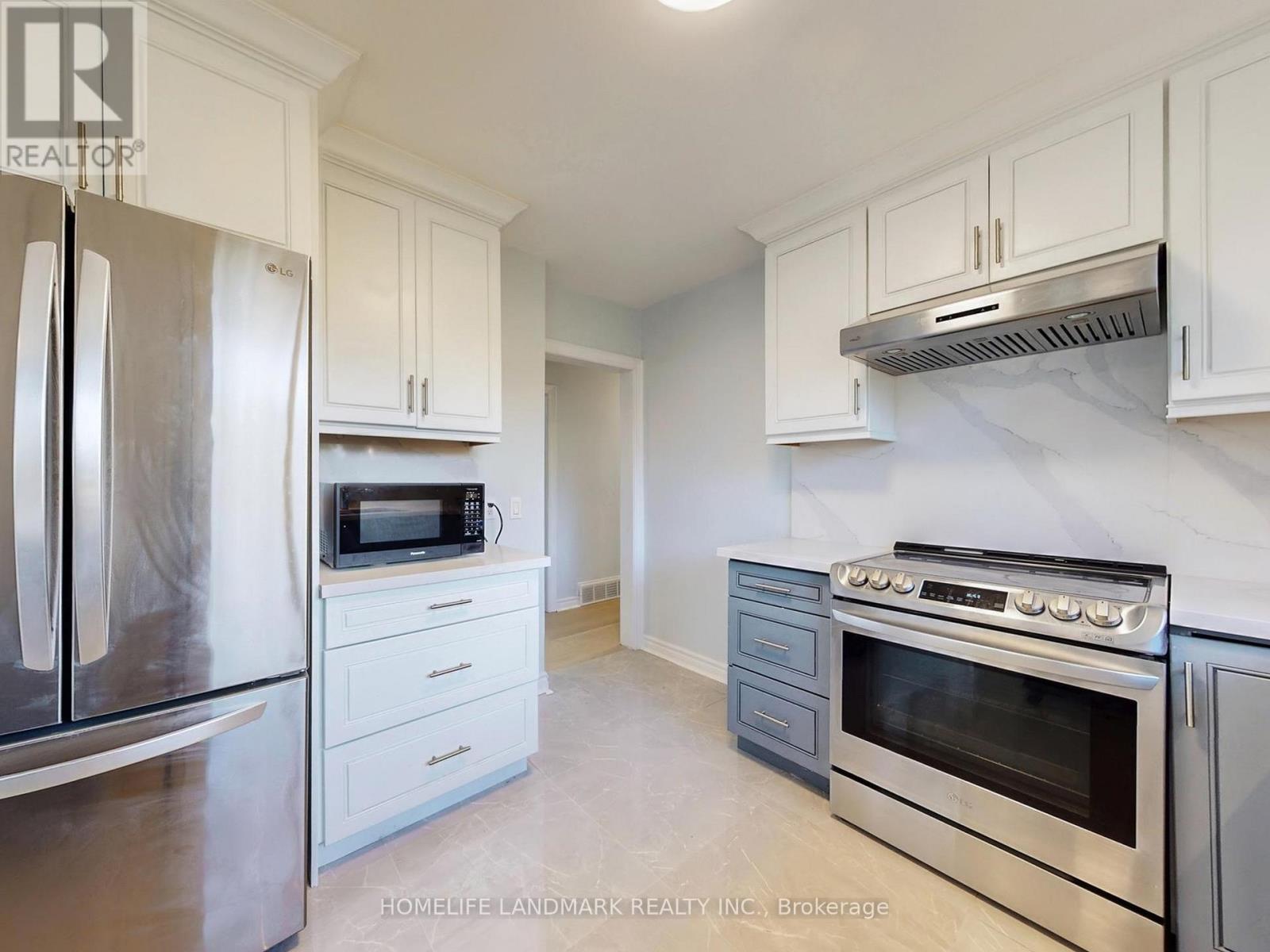 41 Goodview Road, Toronto, Ontario  M2J 2K7 - Photo 12 - C12439246