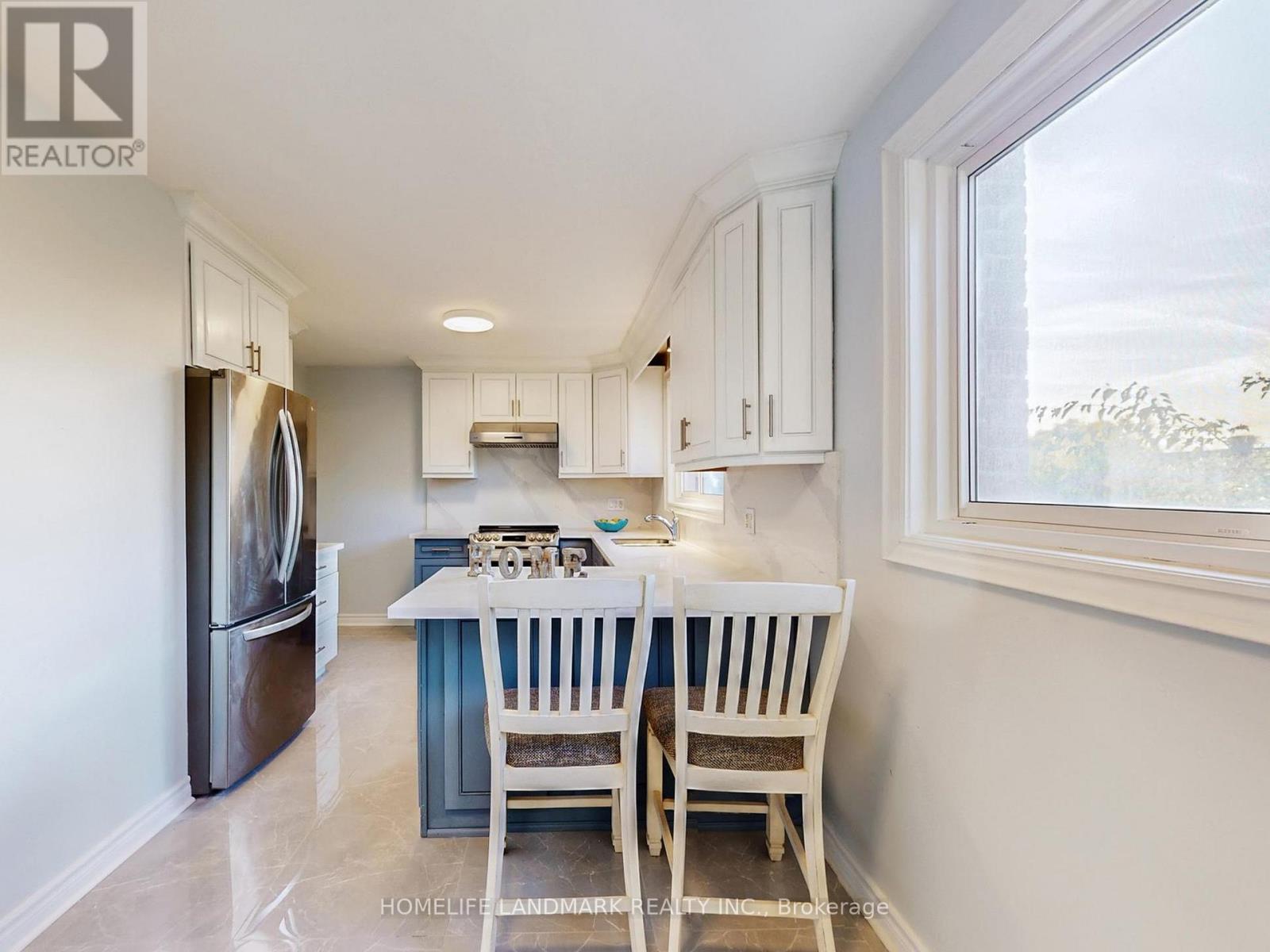41 Goodview Road, Toronto, Ontario  M2J 2K7 - Photo 14 - C12439246