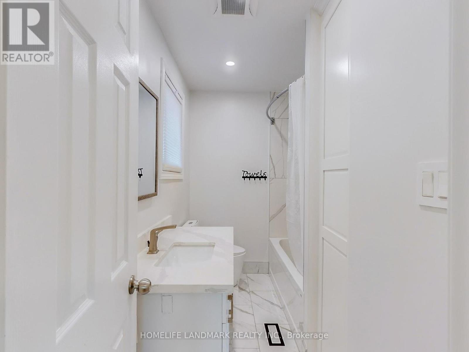 41 Goodview Road, Toronto, Ontario  M2J 2K7 - Photo 18 - C12439246