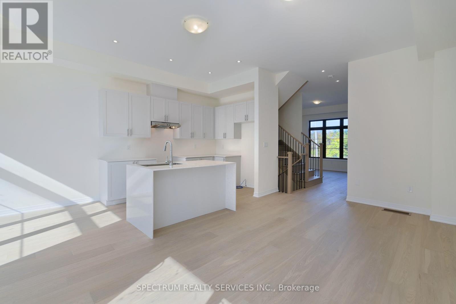 74 De La Roche Drive, Vaughan, Ontario  L4H 5G4 - Photo 8 - N12439245