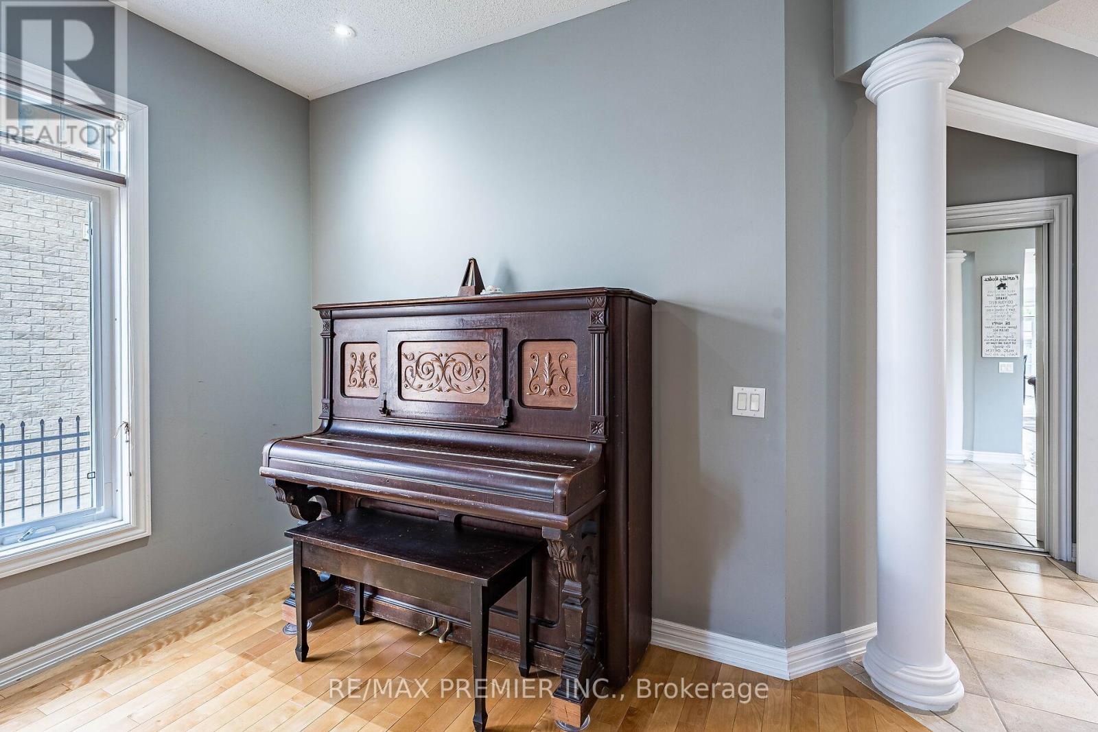 56 Wicker Drive, Richmond Hill, Ontario  L4E 4T5 - Photo 17 - N12439271