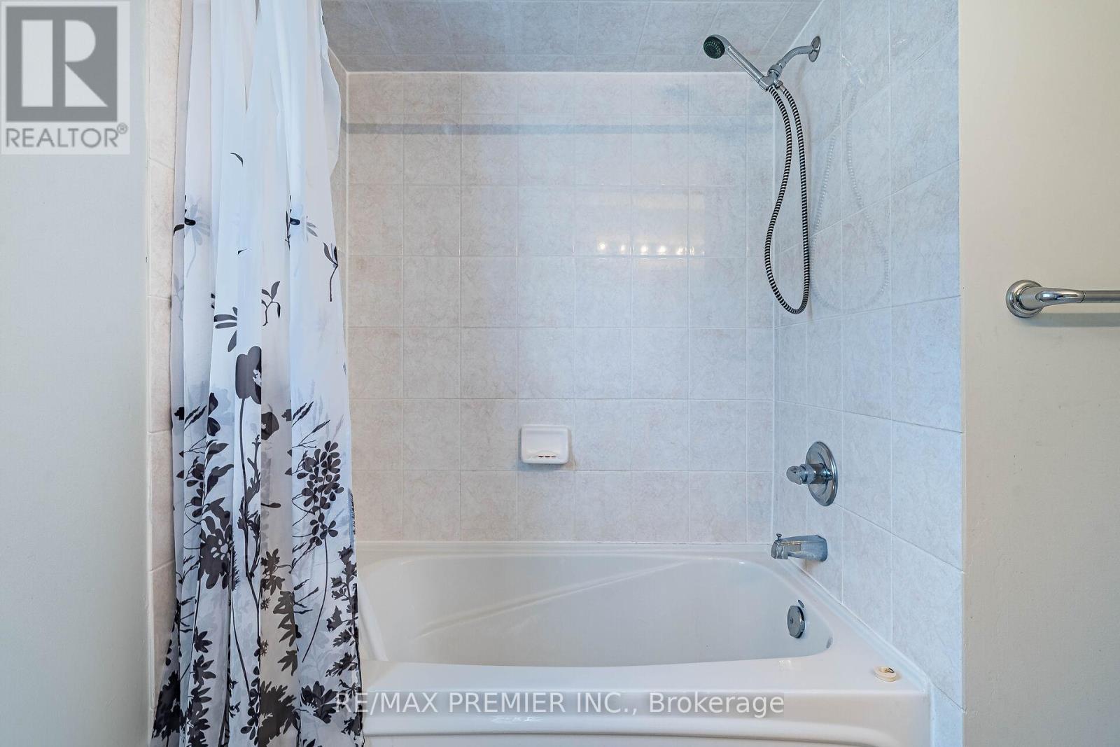 56 Wicker Drive, Richmond Hill, Ontario  L4E 4T5 - Photo 31 - N12439271