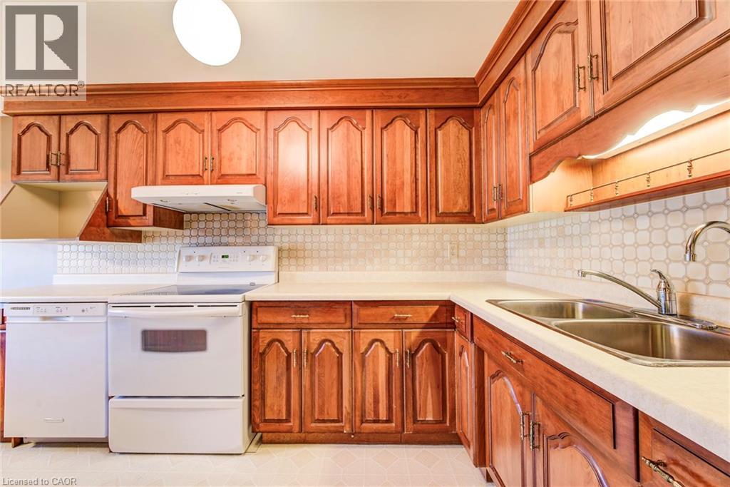 53 Belwood Crescent, Kitchener, Ontario  N2C 1Z4 - Photo 9 - 40774534