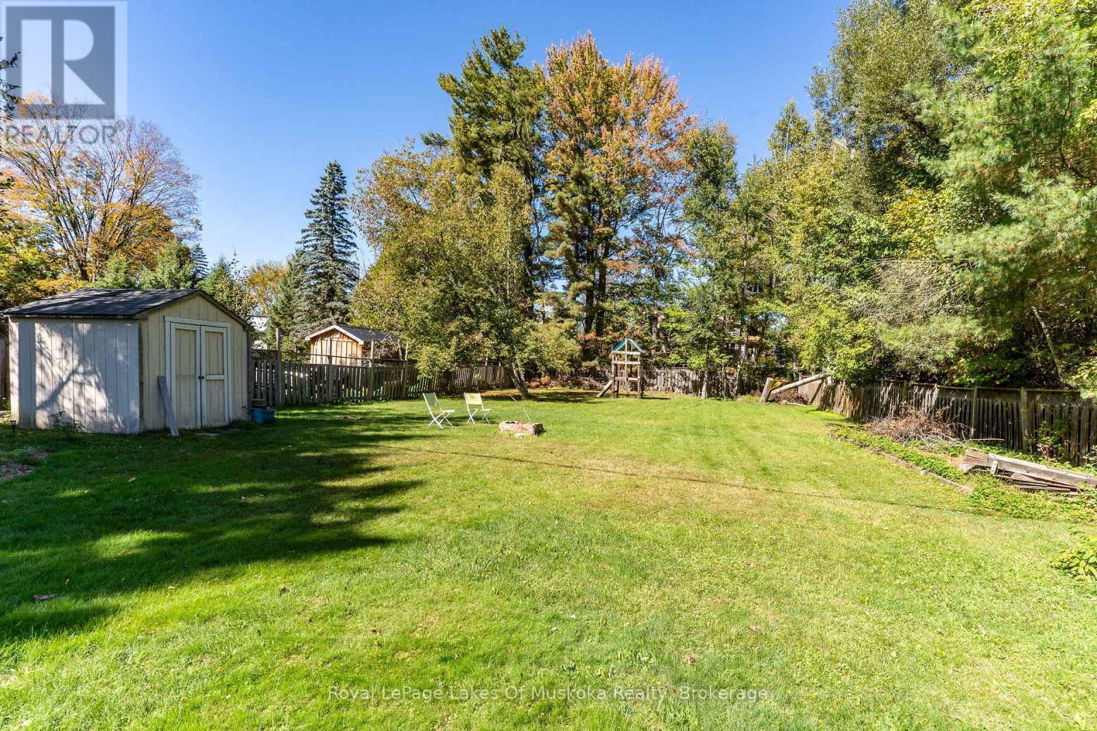 111 Alice Street, Bracebridge, Ontario  P1L 1J5 - Photo 2 - X12439300