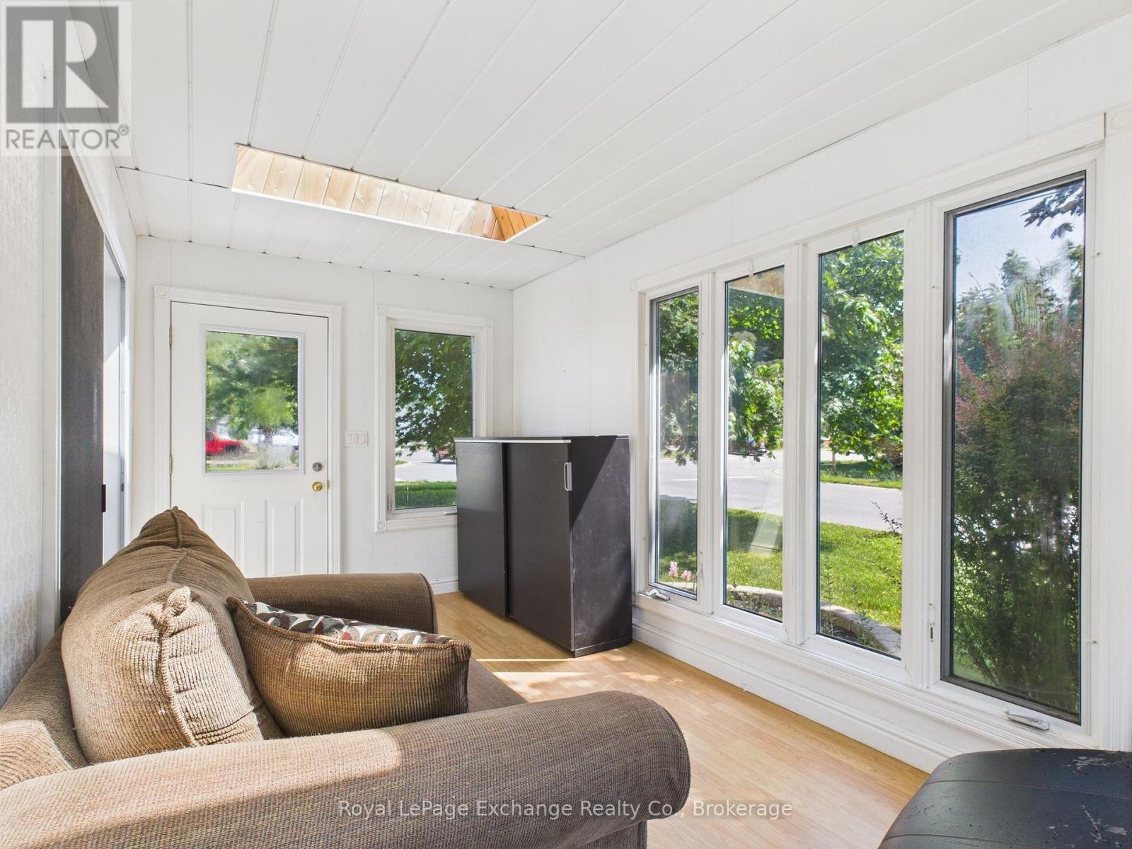 557 Market Street, Saugeen Shores, Ontario  N0H 2C4 - Photo 29 - X12439302