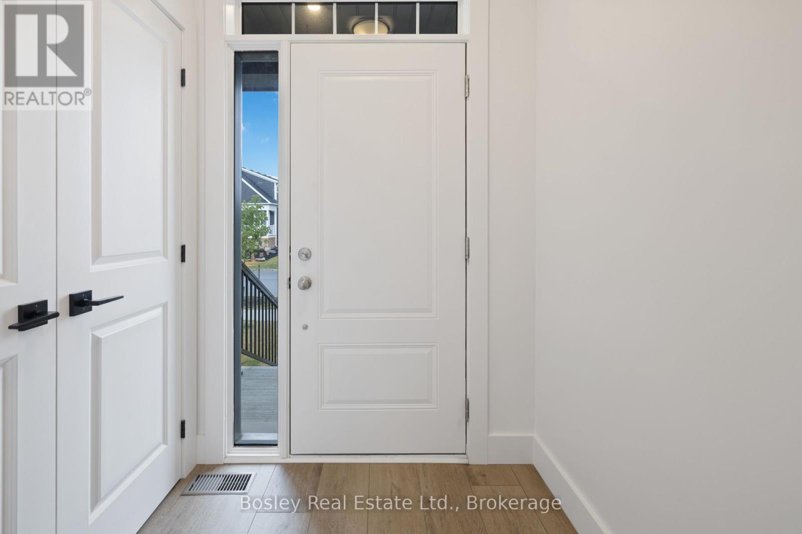 125 Courtland Street, Blue Mountains, Ontario  L9Y 0R4 - Photo 5 - X12439321