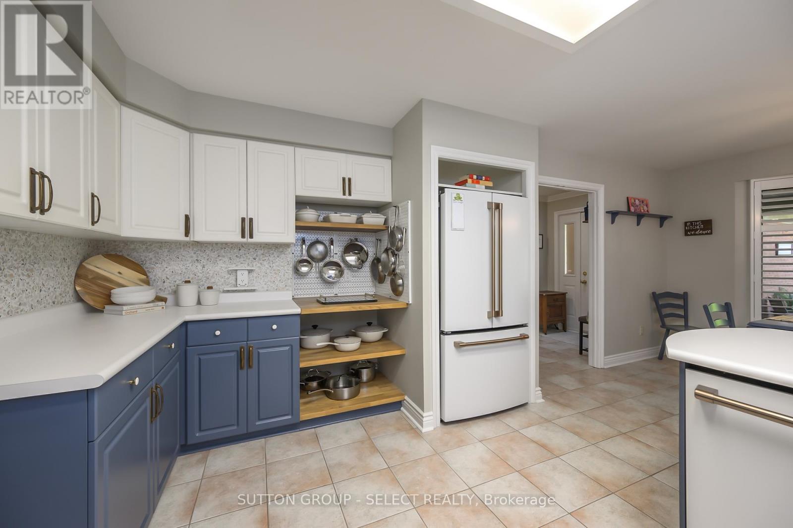 40 Quinella Drive, London South, Ontario  N6K 4K9 - Photo 14 - X12439280