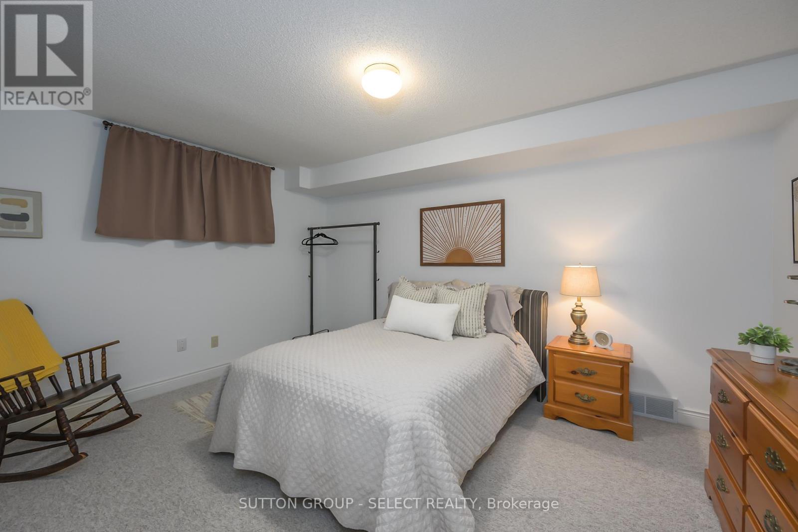 40 Quinella Drive, London South, Ontario  N6K 4K9 - Photo 24 - X12439280