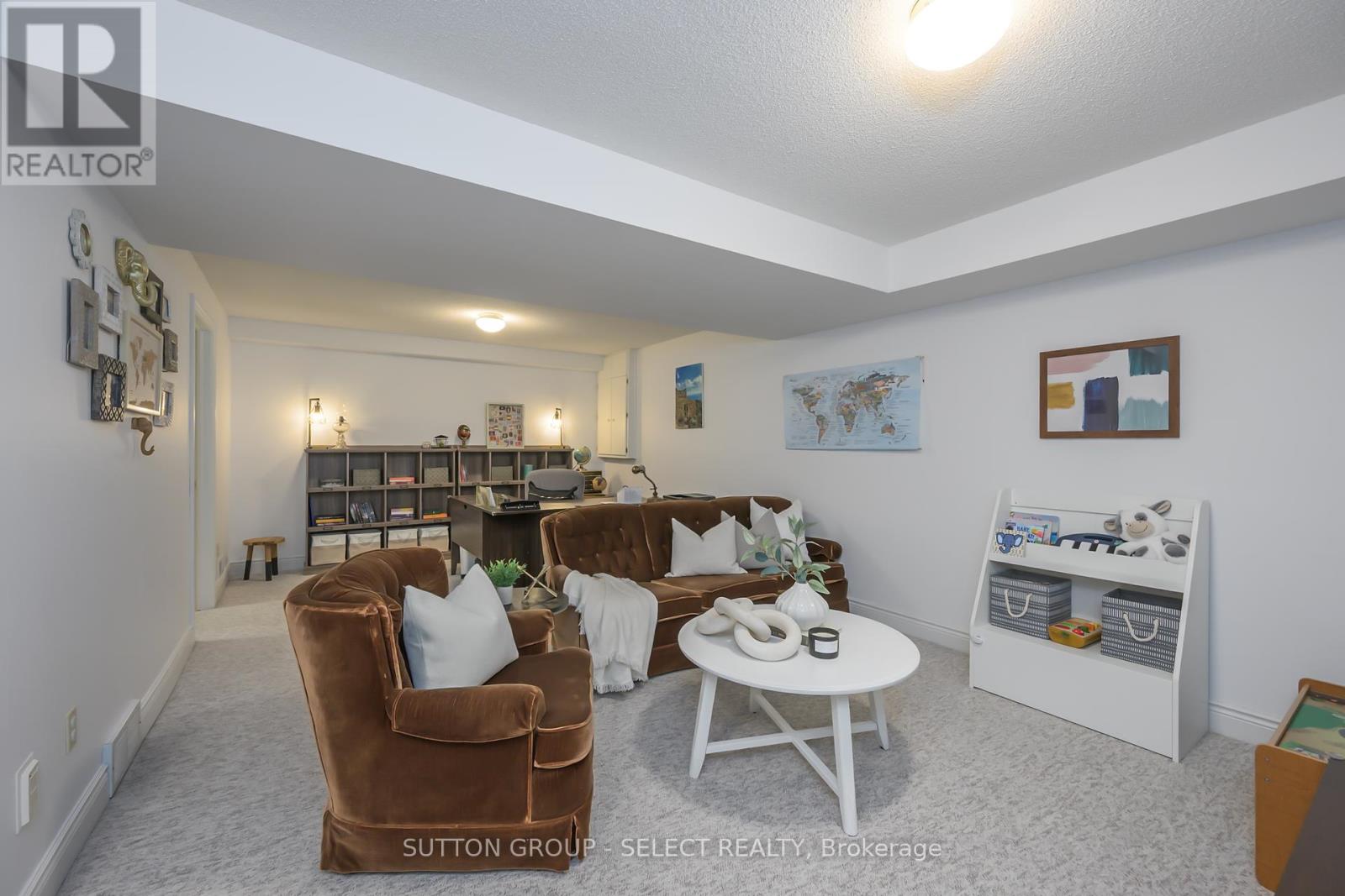 40 Quinella Drive, London South, Ontario  N6K 4K9 - Photo 25 - X12439280