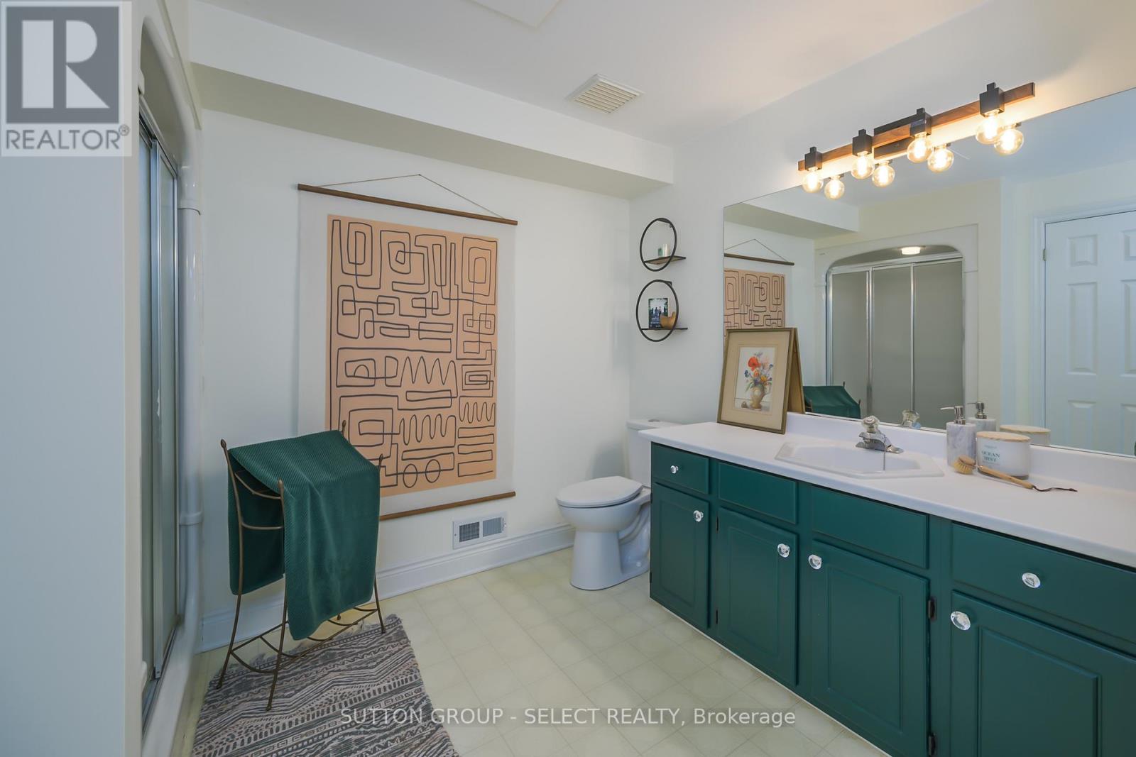 40 Quinella Drive, London South, Ontario  N6K 4K9 - Photo 28 - X12439280