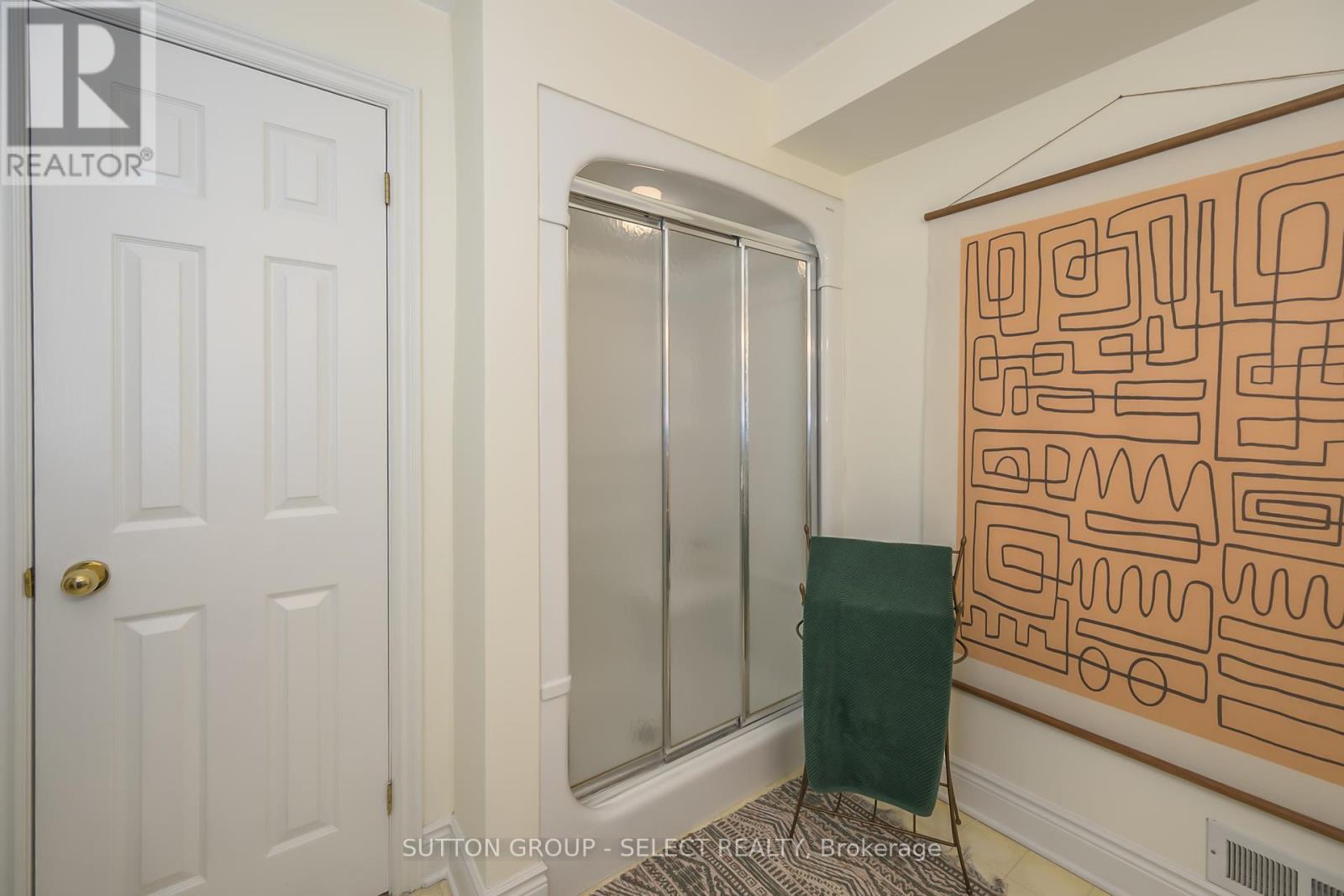 40 Quinella Drive, London South, Ontario  N6K 4K9 - Photo 29 - X12439280