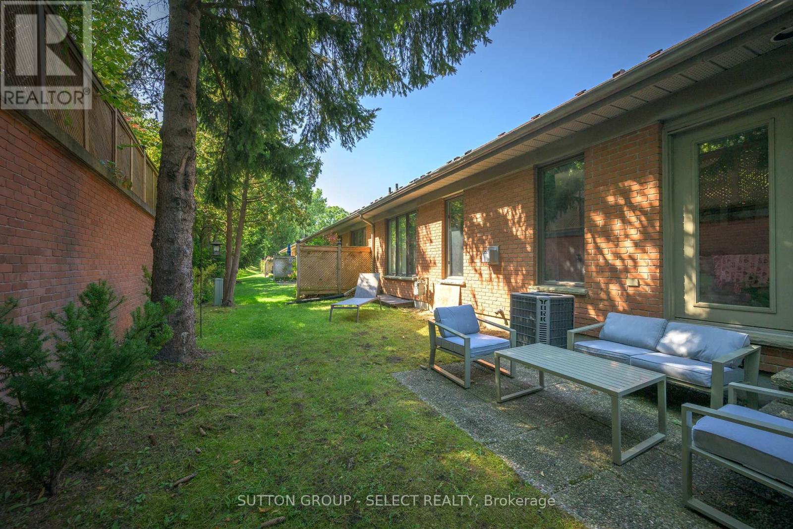 40 Quinella Drive, London South, Ontario  N6K 4K9 - Photo 33 - X12439280