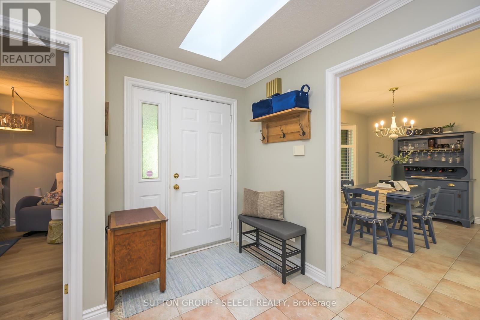 40 Quinella Drive, London South, Ontario  N6K 4K9 - Photo 7 - X12439280