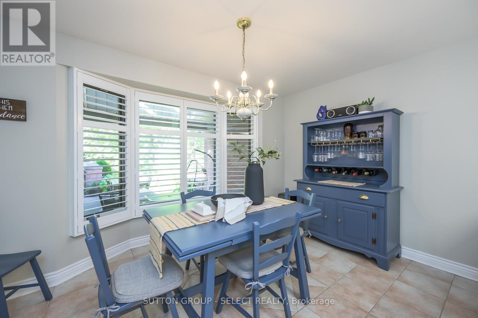 40 Quinella Drive, London South, Ontario  N6K 4K9 - Photo 8 - X12439280